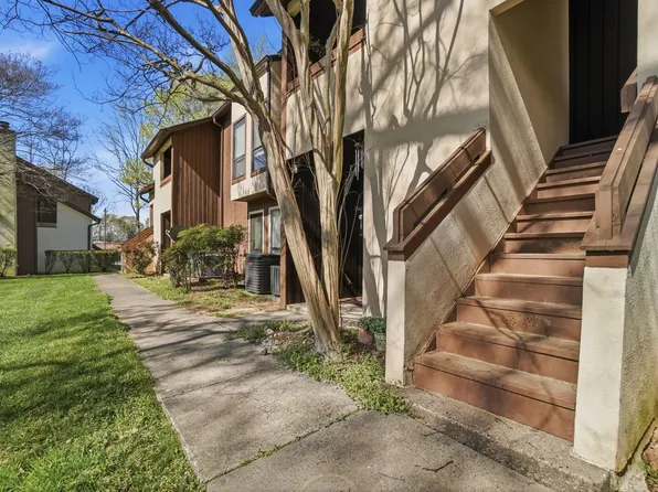 7160 Winery Ln, Charlotte, NC 28227