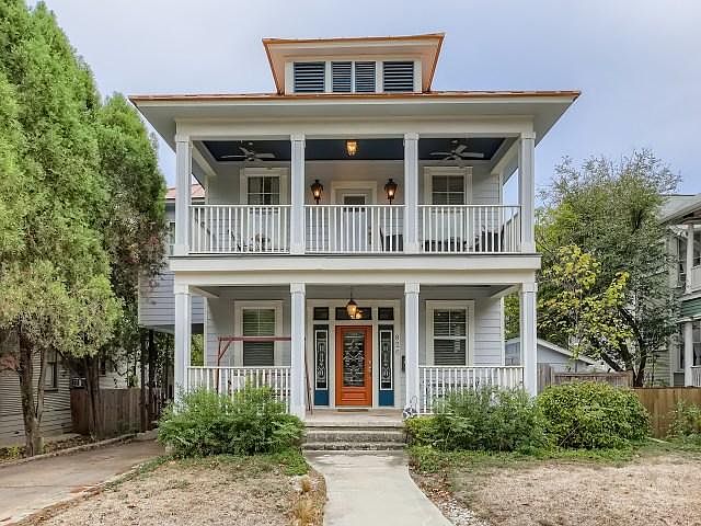 1st image of 826 W Mistletoe Ave