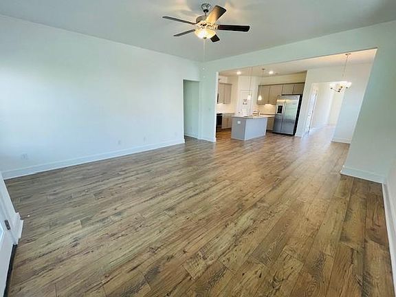 4th image of 3060 Orangery Dr
