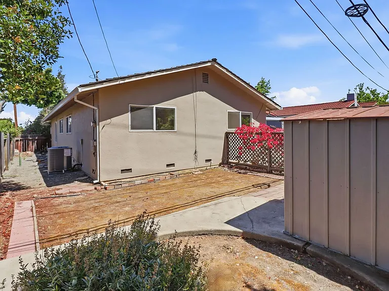 1571 Finch Way — Photo 34