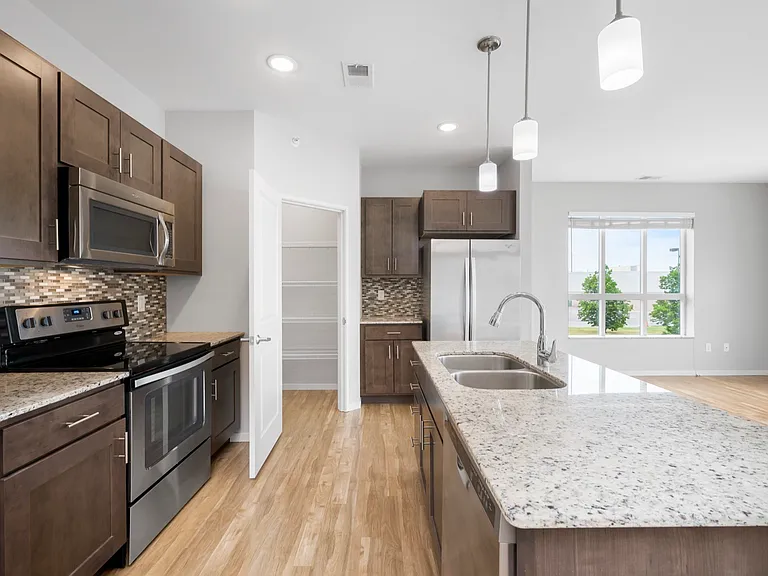 7. Aspen Lofts F - Kitchen_Reverse1 7. Aspen Lofts F - Kitchen_Reverse1