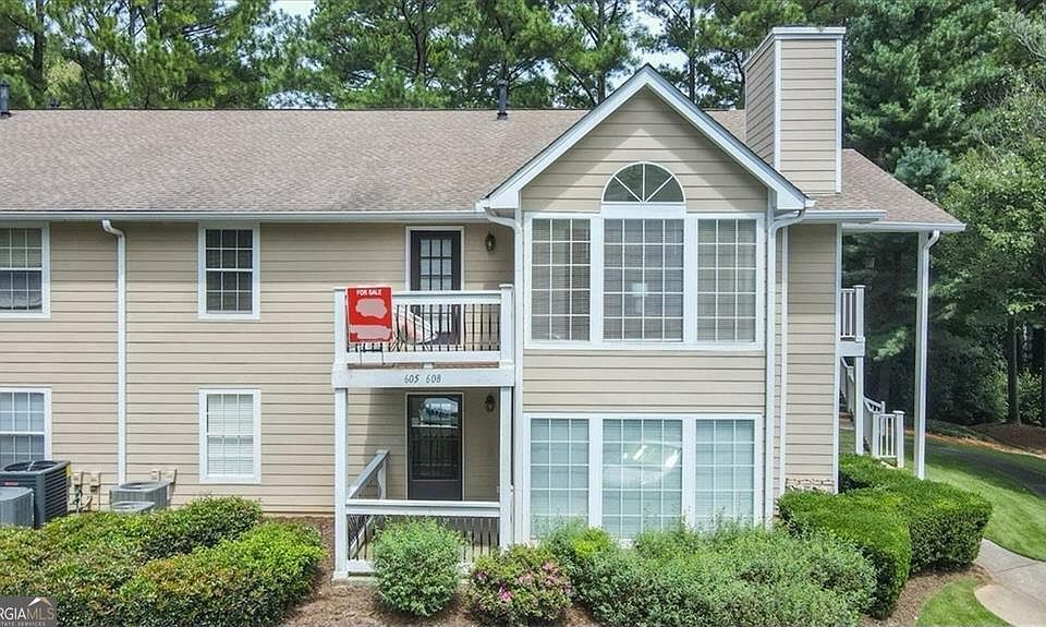 1st image of 608 Berkeley Woods Dr