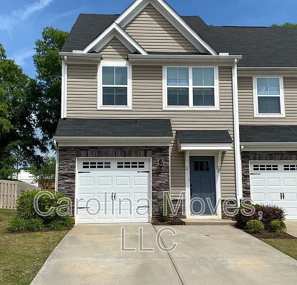 8 Willomere Way — Photo 1