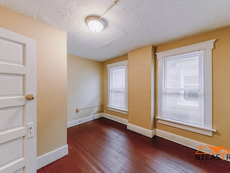 136 E 11th Ave — Photo 50