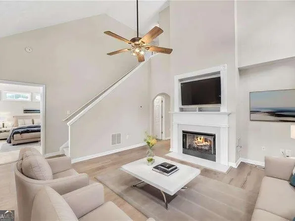 205 Mossy Point, Canton, GA 30114