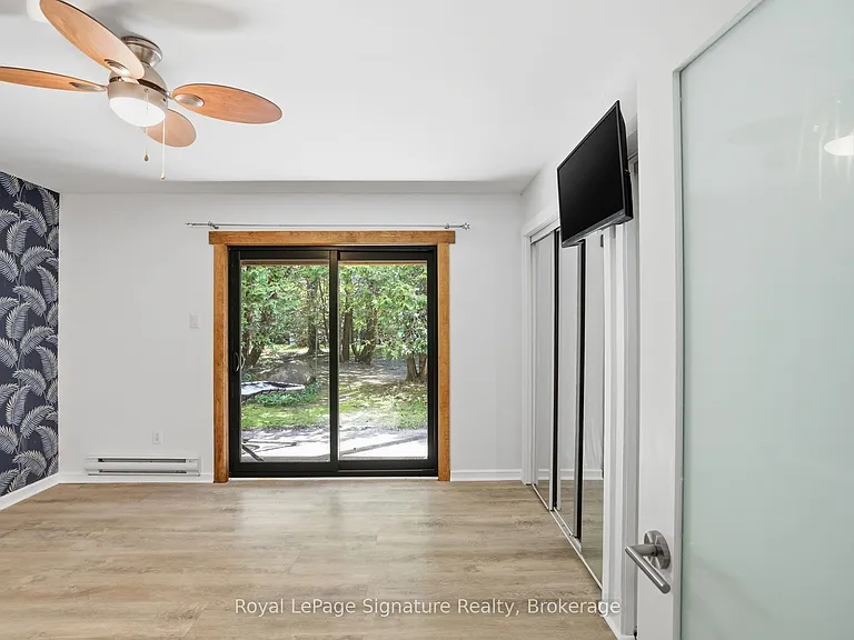 585 Oxbow Cres — Photo 15
