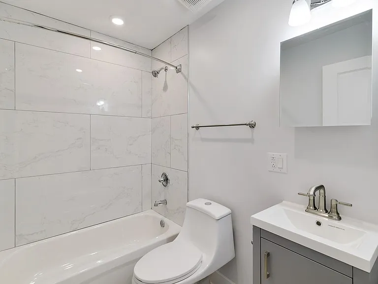 1723 Memorial Ave — Photo 22