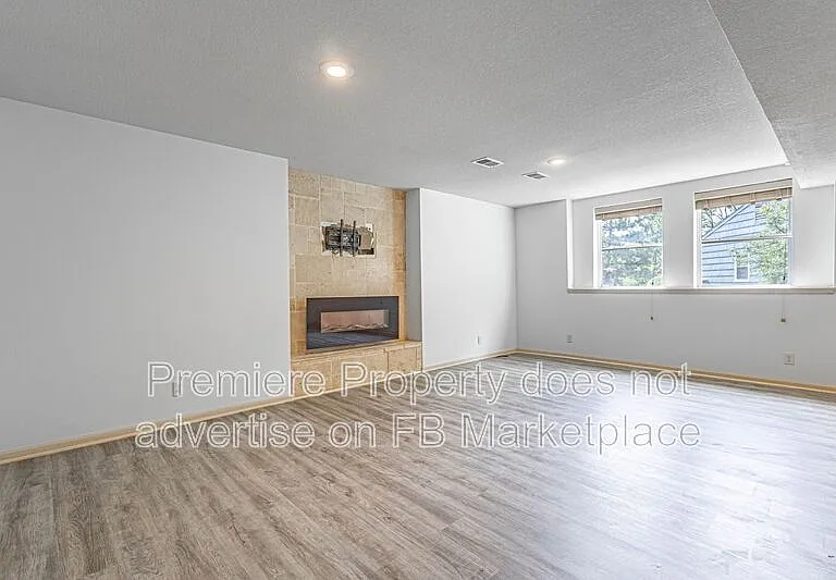9652 McGee St — Photo 15