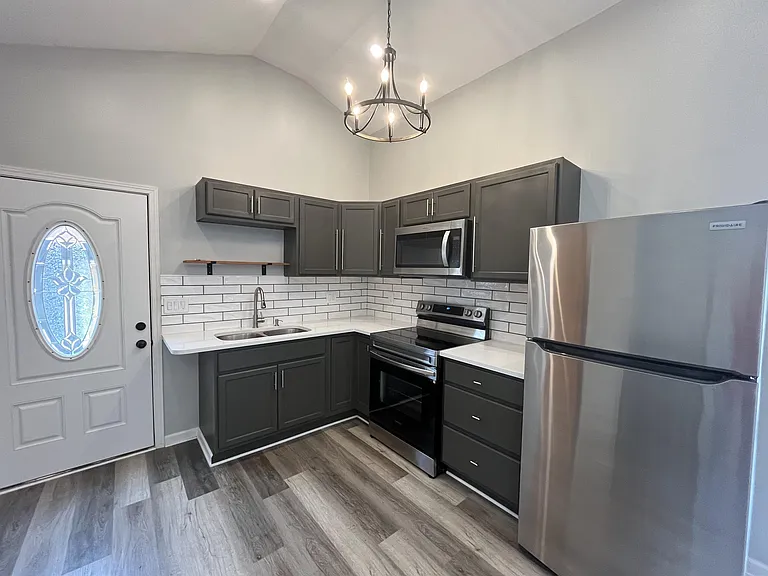 8010 Sunset Heights Dr #B — Photo 12