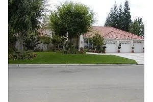 2243 W Magill Ave photo 1