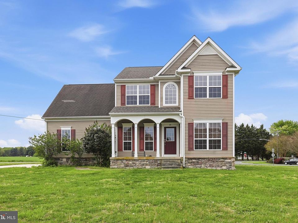 1st image of 23 Rockville Dr
