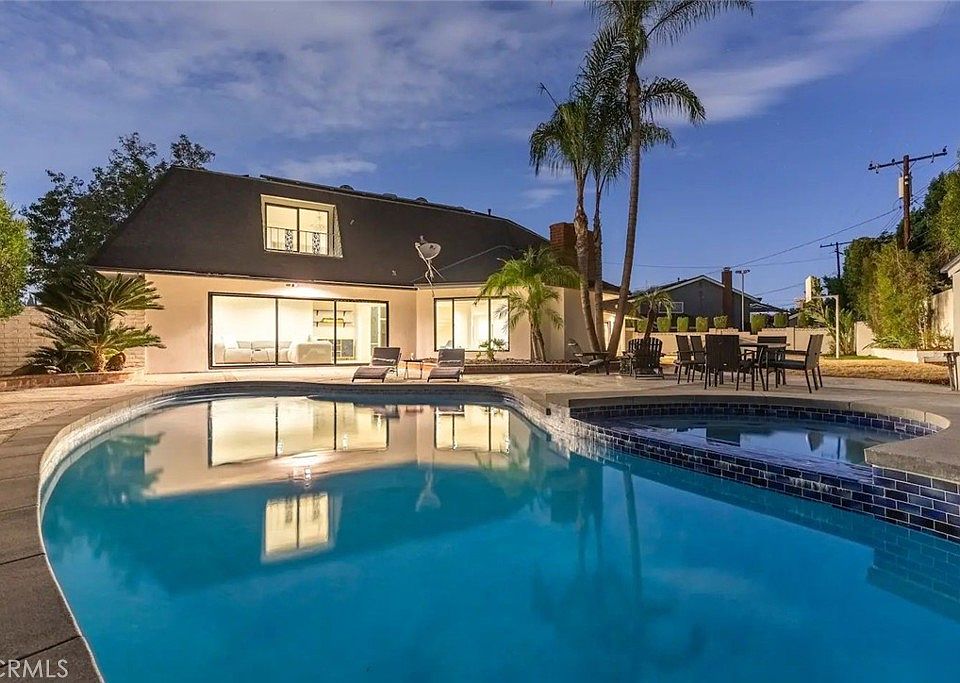 1st image of 1406 W Janeen Way
