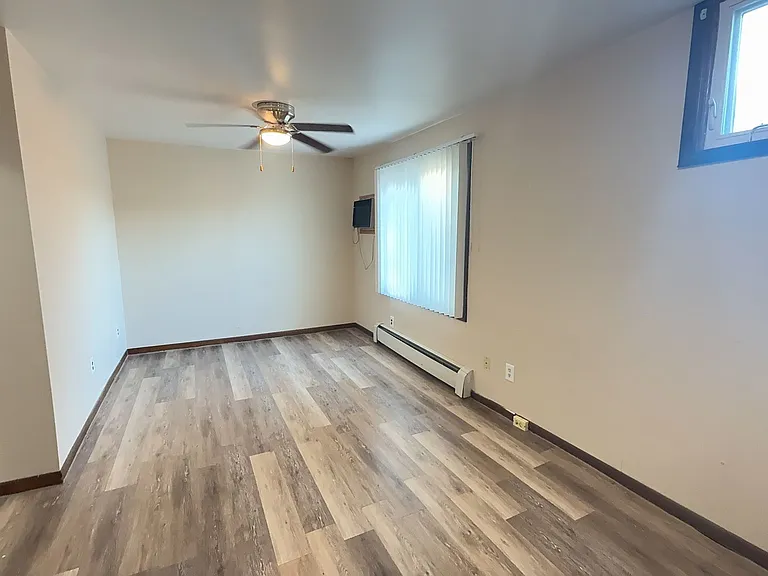 516 S Webb St — Photo 22
