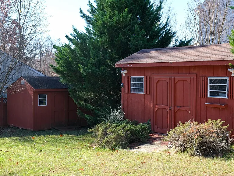 13522 Persian Ct — Photo 38