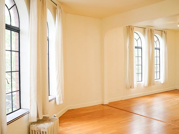 2nd image of 4008 N Mississippi Ave #2
