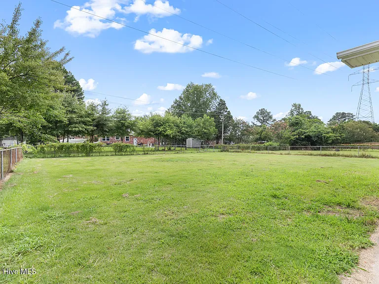 105 Valley Ct — Photo 19