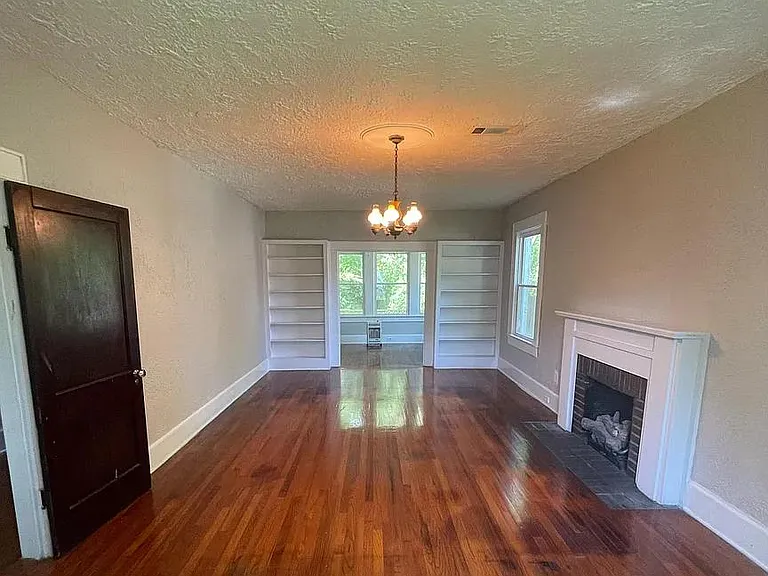 501 NW Main St — Photo 10