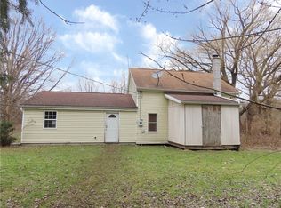 5768 Ridge Chapel Rd, Williamson, NY 14589