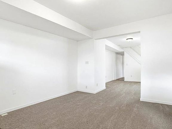 5th image of 728 N Queen St