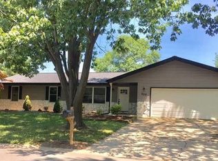 908 Cloverfield Ln, Troy, IL 62294