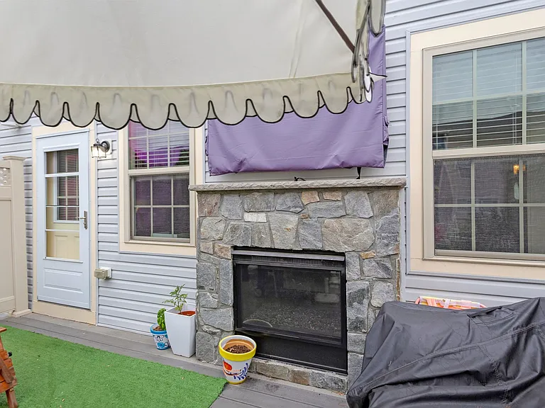 703 Skippers Ln — Photo 40