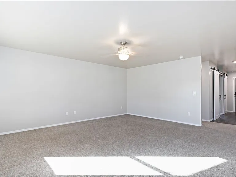2044 Kodiak St — Photo 42