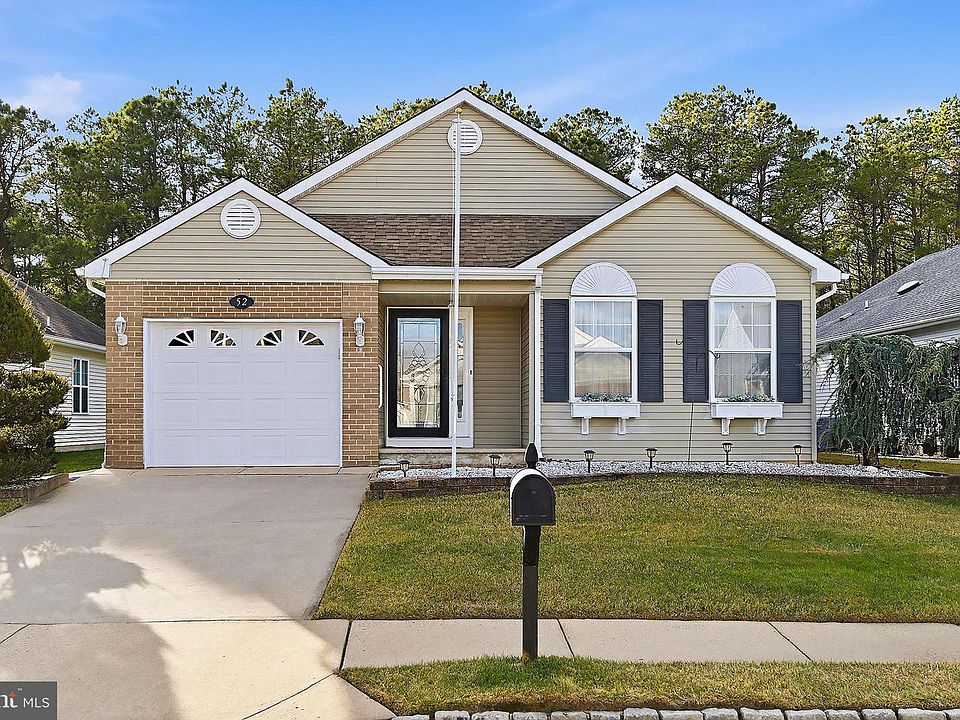 1st image of 52 Canterbury Ln