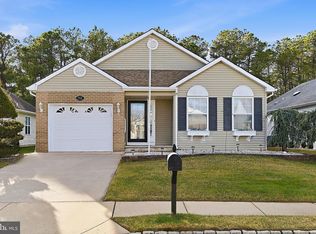 52 Canterbury Ln, Toms River, NJ 08757