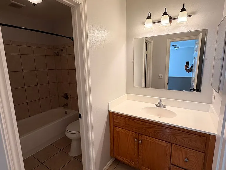 5762 Rostrata Ave — Photo 27