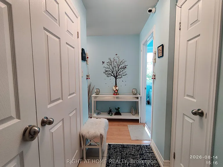 2420 Baronwood Dr #19-02 — Photo 2