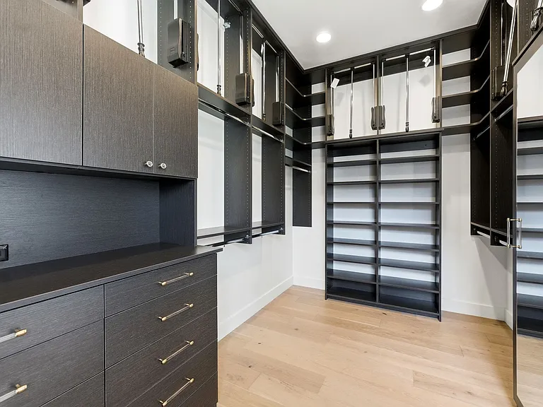 Custom closet