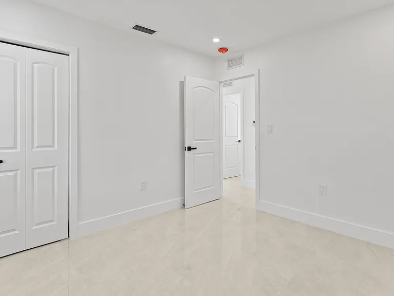 15920 NW 17th Ct — Photo 26