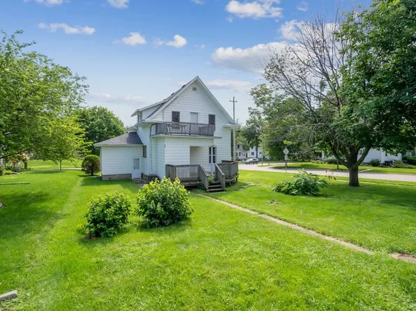 1721 Clay St, Cedar Falls, IA 50613