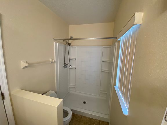 5th image of 836 Colville Dr
