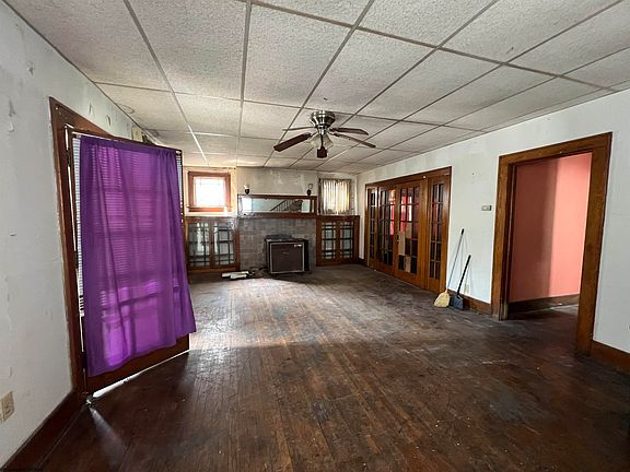 2nd image of 113 E High St