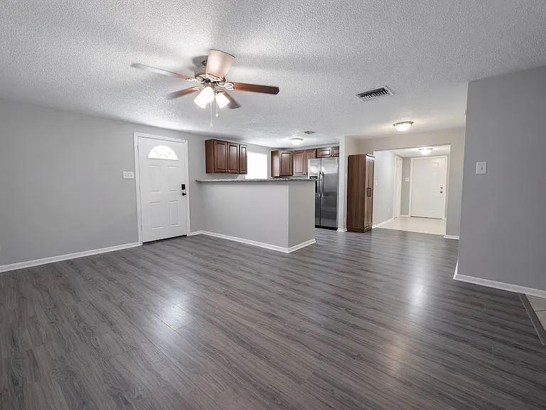 307 W Woodlawn Ave — Photo 9