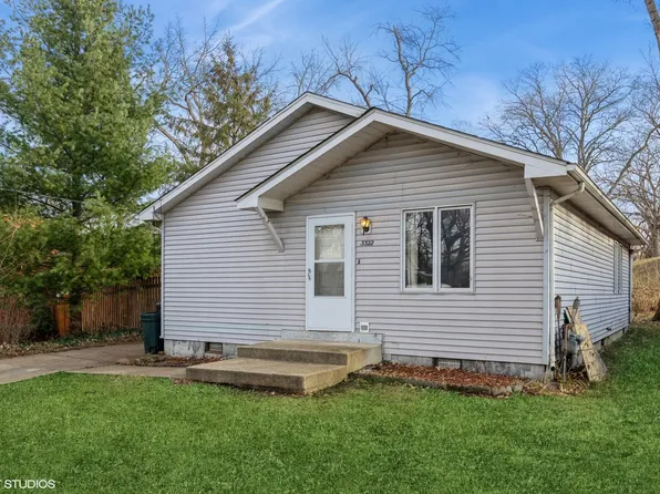 3322 Hyacinth Ter, Island Lake, IL 60042