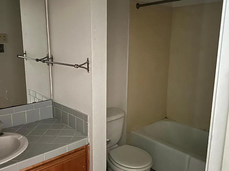 5541 Downing St — Photo 16
