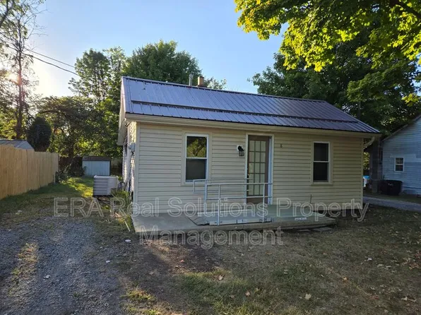 8 Highland Ave, Hillsboro, OH 45133