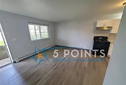 5th image of 1174 Chandler Ave
