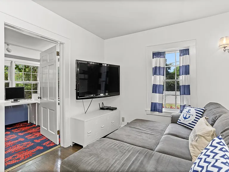61 Hillandale Rd — Photo 6