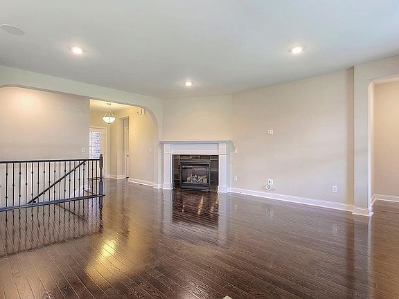 5th image of 2718 Heirloom Ct