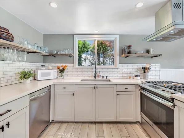 18642 Community St, Northridge, CA 91324