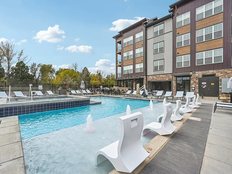 The Quarry Luxury Apartments — Photo 2