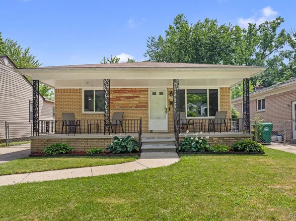 29599 Balmoral St, Garden City, MI 48135