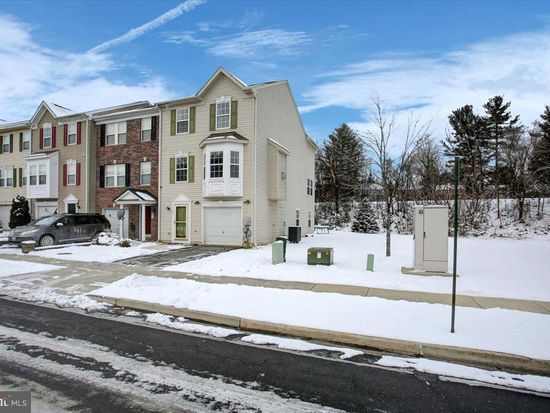 967 Monet Dr, Hagerstown, MD 21740
