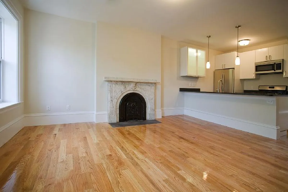 Building Photo - 656 Massachusetts Ave #A2