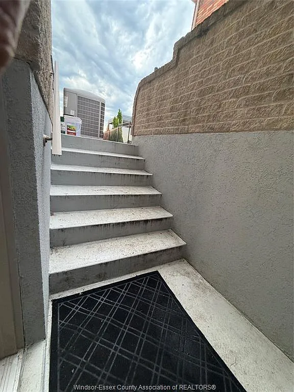 2 bed, $2,000 — Photo 4
