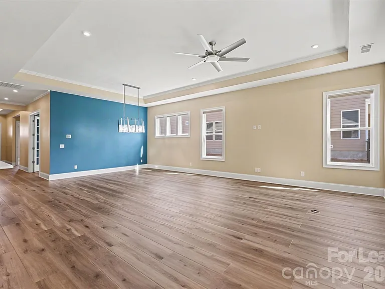 2026 Lake Como Dr — Photo 10