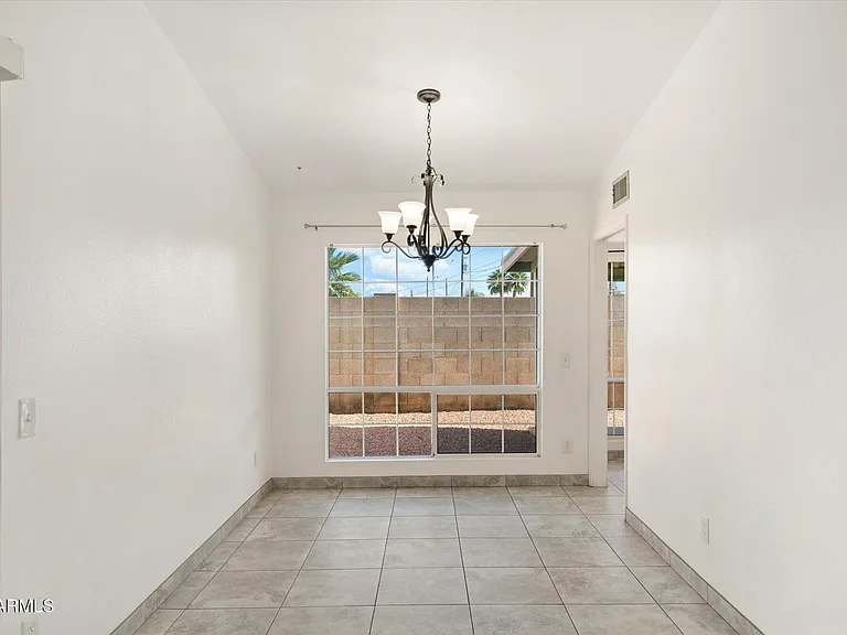 8037 N 40th Ave — Photo 11